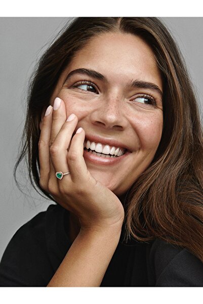 Pandora Işıltılı Yüksek Kalp Taşlı Yüzük