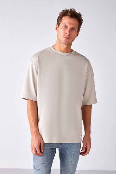 GRIMELANGE Ανδρικό μπλουζάκι Joel - Stone Color Oversize 100% οργανικό βαμβάκι, χοντρό ύφασμα και λεπτομέρεια ετικέτας