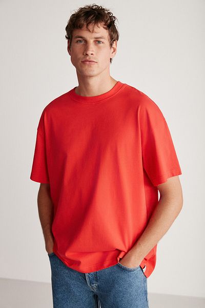 GRIMELANGE Jett Herren-T-Shirt mit überschnittener Passform, 100 % Bio-Baumwolle, dickes, strukturiertes, rotes T-Shirt mit Rundhalsausschnitt