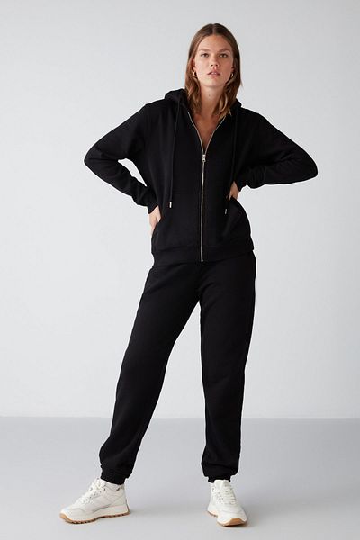 GRIMELANGE Schwarze Damen-Jogginghose mit regulärer Passform von Marıtza, elastischem Bund und Beinen und Fleece-Innenseite