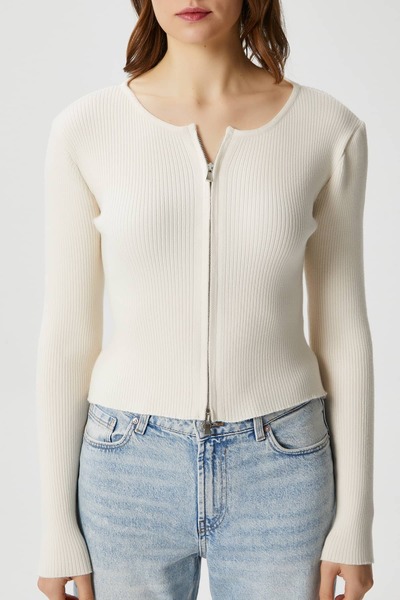 Ritnice Women's Verna Viscose Zippered Saran Cream Knitwear Cardigan