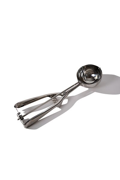 SAFA Durable stainless steel ice cream scoop with handle, 4 CM" capacity