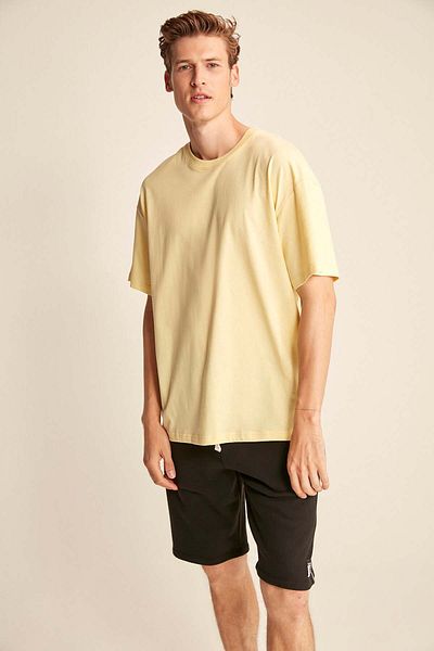GRIMELANGE Jett Herren-T-Shirt mit übergroßer Passform, 100 % Bio-Baumwolle, dickes, strukturiertes Gelb mit Rundhalsausschnitt