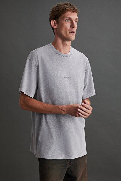 GRIMELANGE Ανδρικό μπλουζάκι Louis - 100% οργανικό βαμβάκι με κέντημα που πλένεται χαλαρωμένο γκρι