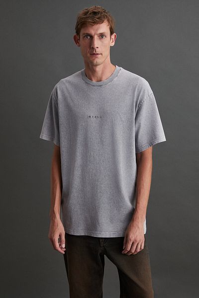 GRIMELANGE Ανδρικό μπλουζάκι Louis - 100% οργανικό βαμβάκι με κέντημα που πλένεται χαλαρωμένο γκρι