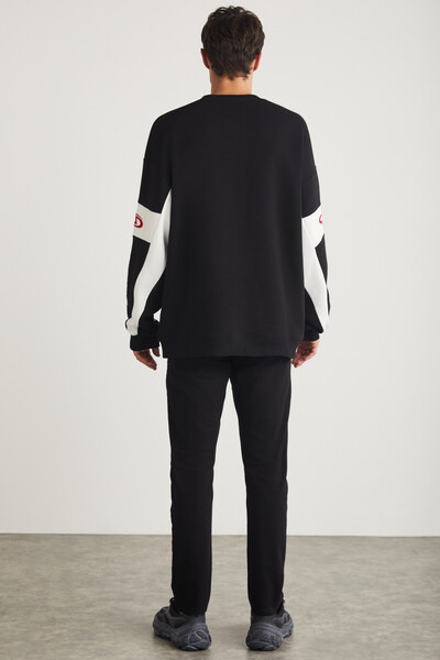 GRIMELANGE Ανδρικό Breez από οργανικό βαμβάκι Oversize Αθλητικό τύπωμα Λεπτομερές μαύρο φούτερ με λαιμόκοψη