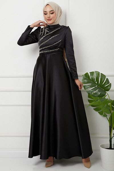 Olcay Abendkleid aus Satin mit Volant und Steindetail vorne SCHWARZ 1596