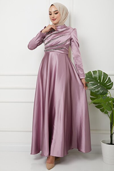 Olcay Szatén estélyi ruha fodros és kőrészlettel az elején K. LILA 1596