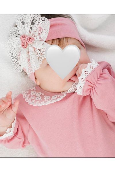 Minimus Baby Newborn Baby Girl Hospital Exit Cotton Lace Collar Baggy Cut Baby Jumpsuit with Snap Fasteners from the Bottom
