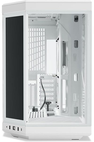 HYTE Y70 touch infinite truly all white