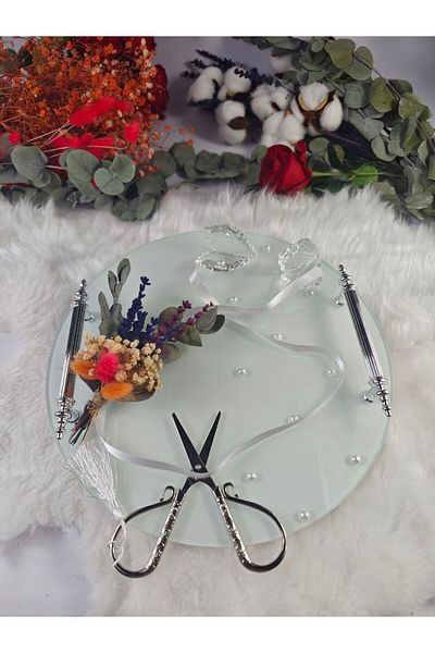 Basic Creation Promise Tray with White Pearls Request Tray