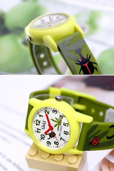 Q&Q Green Grass Ladybug Patterned Waterproof Children's Wristwatch with Numbers
