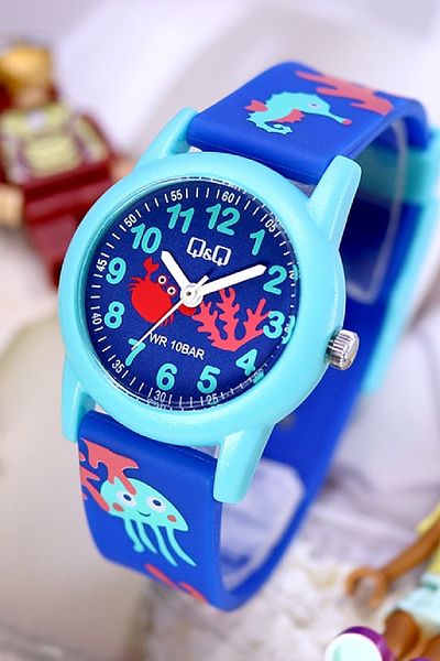 Q&Q Sea Horse Crab Patterned Numbers Waterproof Children's Wristwatch