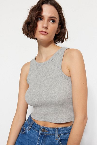 Trendyol Collection Marineblau-graues 2er-Pack tailliertes/tailliertes Crop-Neckholder-Tanktop aus geripptem flexiblem Strick TWOSS21AL0058