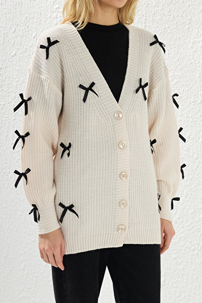 Edit by Trendyol Svetr s šedou stuhou a výstřihem do V Cardigan Tedaw25Th00008