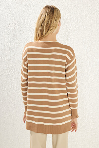 Trendyol Modest Πλεκτό Camel Ζακέτα ριγέ TCTAW25TH00001