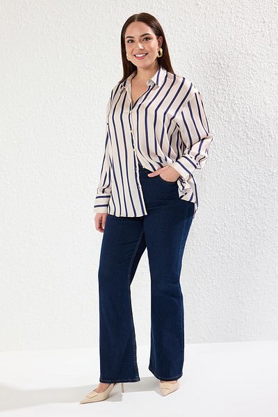 Trendyol Curve Ecru Stripe Satin Chic nagyméretű szövött ing TBBAW25AX00022