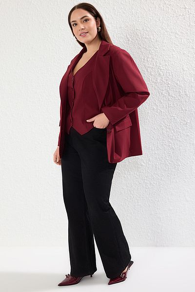 Trendyol Curve Übergroßer Blazer in Übergröße – Weinrot gefüttert, gewebter Stoff TBBAW25AG00019