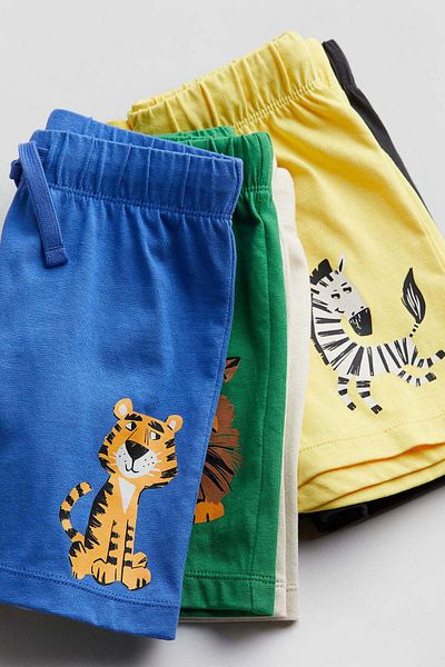 H&M مجموعة من 5 شورتات سهلة الارتداء