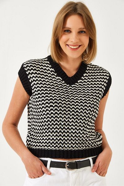 Bianco Lucci Women's Striped Knitwear Sweater 20247546