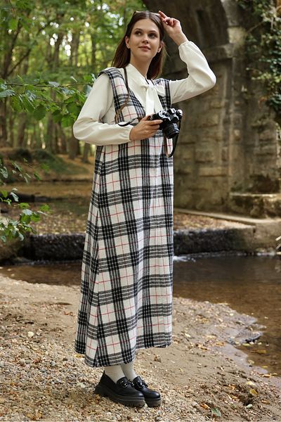 KÜÇÜĞÜM BUTİK Black-White Plaid Long Winter V-Neck Gilet Dress