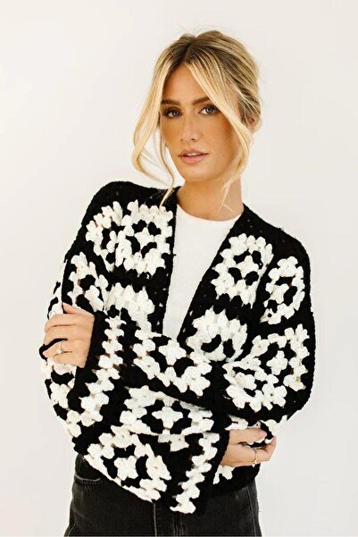 HANDMADE SUNUM محبوك يدويا عزر منقوشة بالأبيض والأسود المرأة سترة