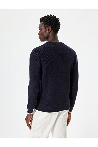 Koton Winter-Strickpullover mit Basic-Rundhalsausschnitt und Farbkontrastdetails