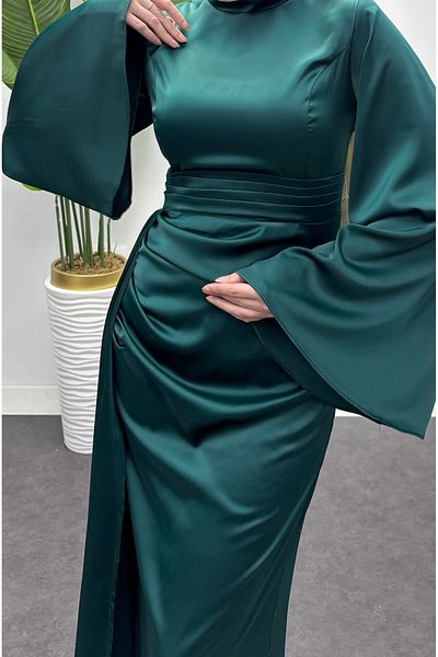 Tesettür Diyarı Women's Arabella Satin Fish Evening Dress with Cape