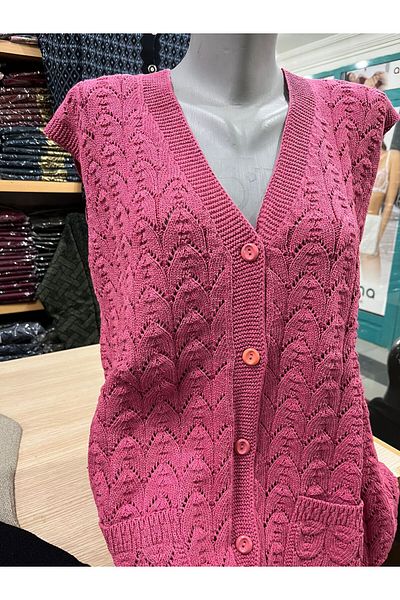 TCR Women's Knitwear Buttoned Pocket Knitwear Vest