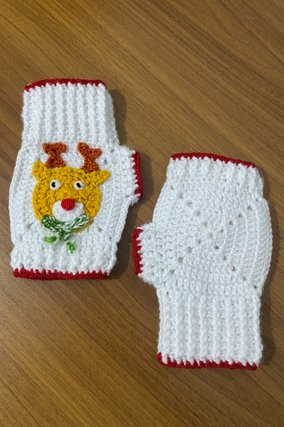 Mila Christmas Embroidered Hand Knitted Gloves