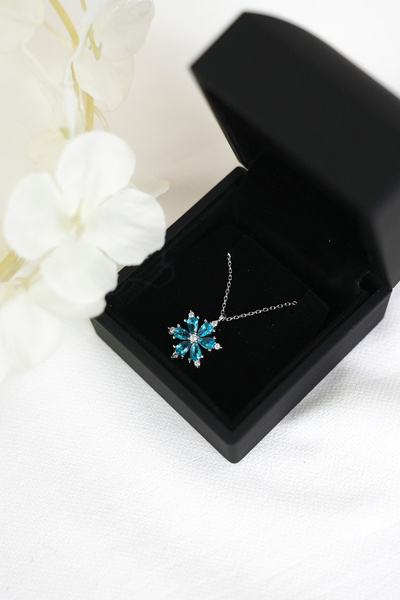 SARIASLAN Işıklı Kutuda Akuamarin Taşlı Kamelya Çiçeği Kadın Gümüş Kolye Rody...