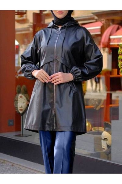 Modamorfo Leather Cap with Black Hoodie and Pockets