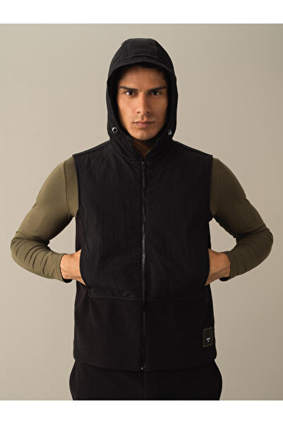 Xint Erkek Siyah Formunu Koruyan Regular Fit Polar Yelek