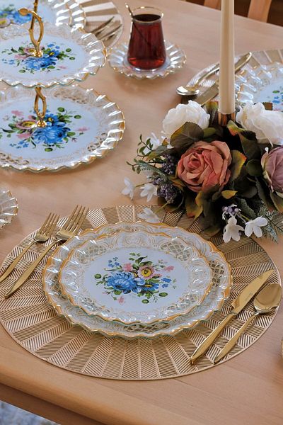 Glore Tiete Gold Gilded Glass Cake Plate Set for 6 People