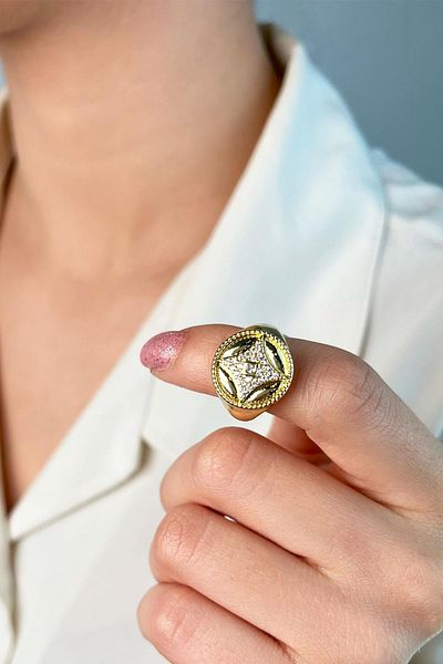 Sose Moda Zircon Stone Round Knight Ring - Gold