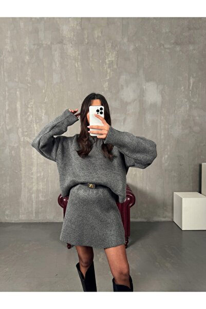 Mooi Butik Rory Team 2585 - Black Crew Neck Sweater and Skirt