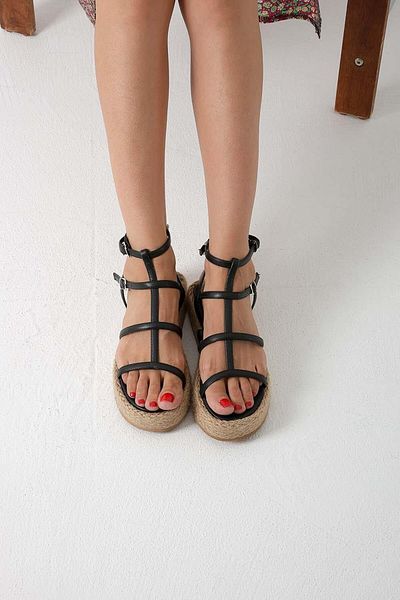 Beyond Sandale din piele Siveka cu 3 dungi negre pentru femei 4 cm BYNDSVK02