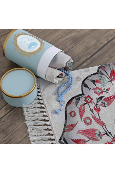 İkranur İsme Özel Çocuklar İçin Silindir Kutuda (18x10) Namaz Seti Mavi 34x57...