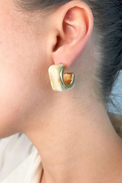 Sose Moda Cream Colored Square Earrings with Enamel Detail