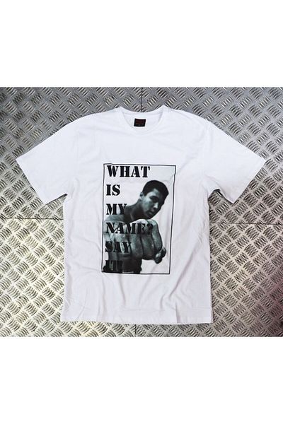 fame-stoned Μουάμεν Άλι εμπριμέ Unisex 100% βαμβακερό λευκό μπλουζάκι