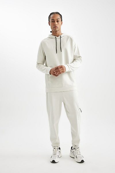 DeFacto Skuba Diver Stoff-Sweatshirt mit Kapuze und Taschen – passend für Standard D1950ax24au