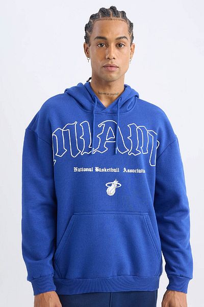 DeFacto DeFactoFit NBA Miami Heat Boxy Fit Φούτερ με κουκούλα καγκουρό με τσέπη D3229AX24WN
