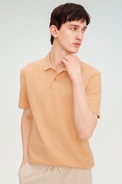 DeFacto Neues, einfarbiges, kurzärmliges Basic-Poloshirt mit normaler Passform B4939ax24sp