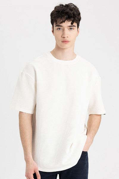 DeFacto Comfort Regular Fit Bequeme Passform Rundhalsausschnitt Kurzarm Basic T-Shirt B4443ax24sp