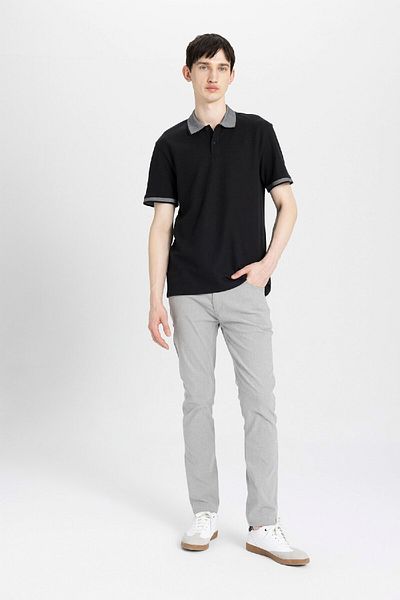DeFacto Neues Basic-Polo-T-Shirt mit normaler Passform und kurzen Ärmeln B4508ax24sp