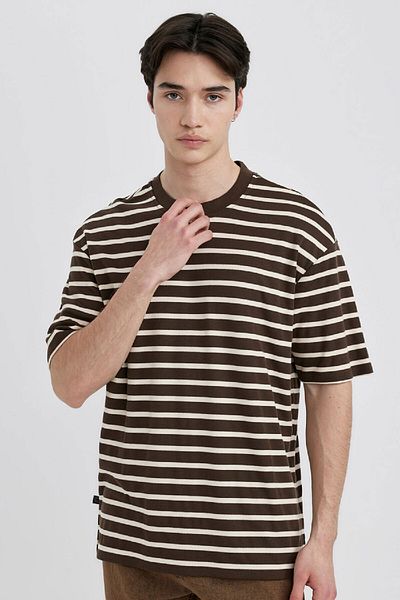 DeFacto Boxy Fit T-Shirt mit Rundhalsausschnitt, gestreift, kurzärmelig, schwerer Stoff, B5910ax24sp