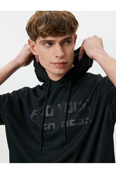 Koton Sport-T-Shirt mit Kapuze und Slogan-Aufdruck, kurze Ärmel