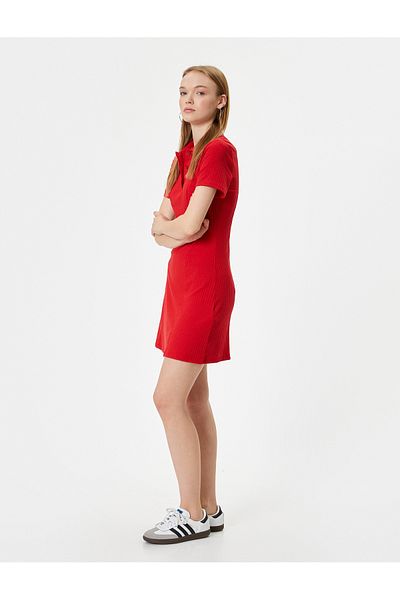 Koton Kleid mit Rollkragen, Mini-Kurzarm, A-Linie mit Knopfleiste