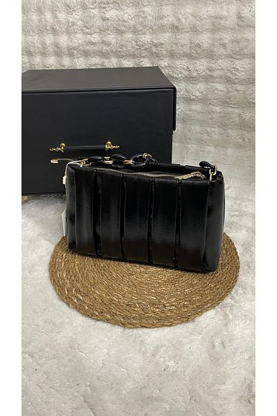 Levidor black bag