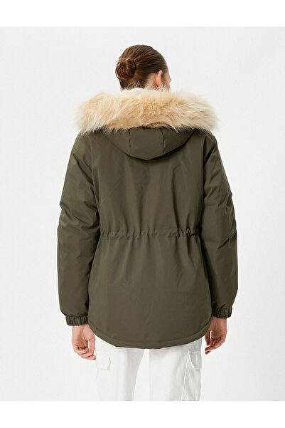 Koton Puffer Jacket s plyšovými detaily s kapucí a elastickým pasem